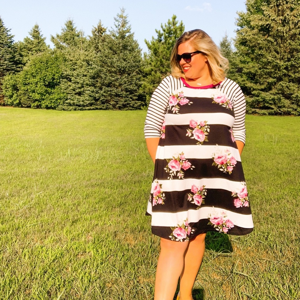 NWT Black & White Striped & Floral Pockets Dress